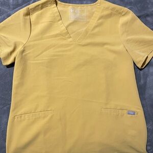 FIGS Women’s 3 pocket scrub top